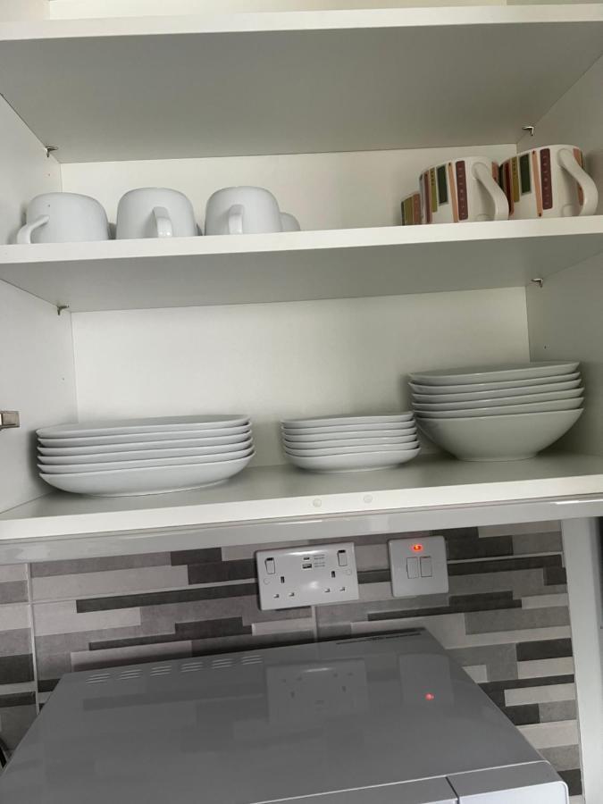 Mona'S Home Dagenham Bagian luar foto